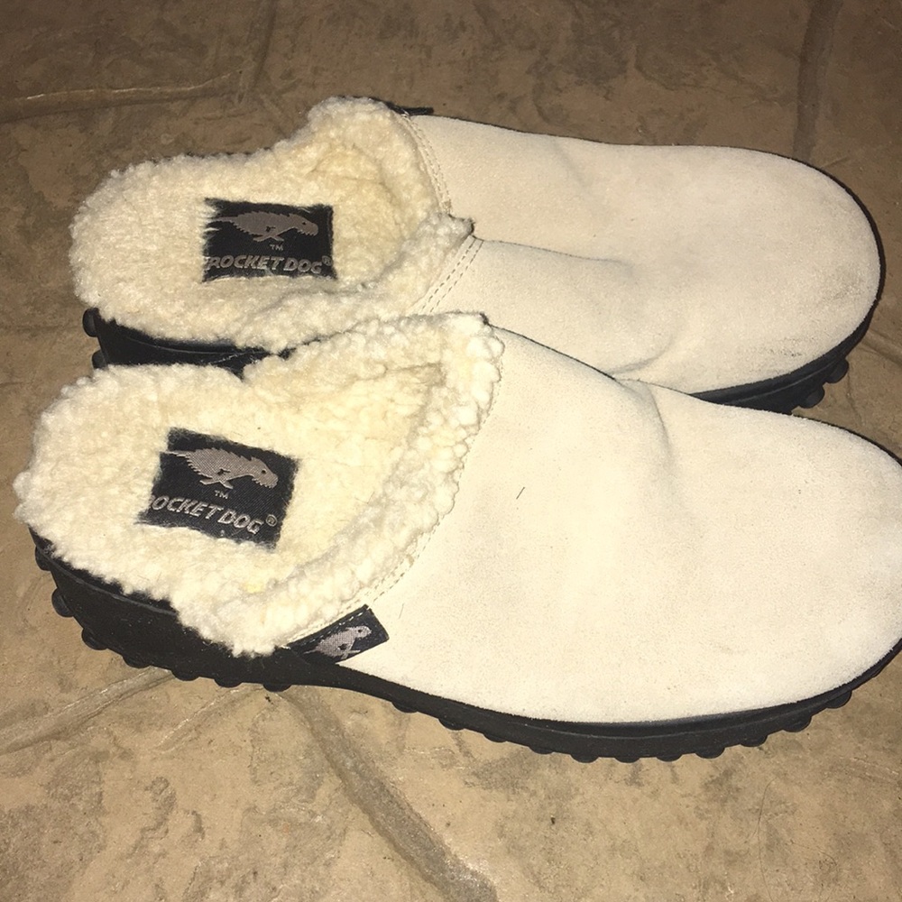 Rocket Dog Cream Clogs